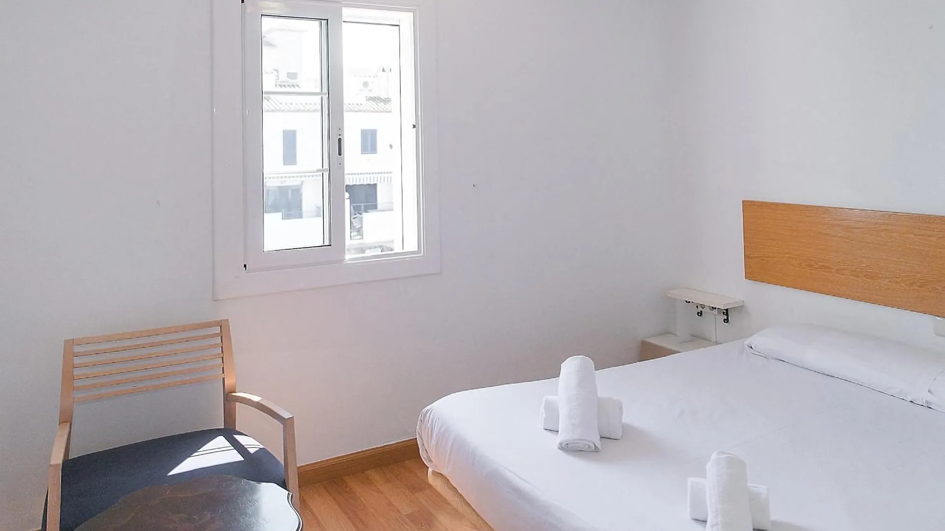 Welcs Casa Adosada 241 Emp Con Terraza Al Canal Empuriabrava Holiday home