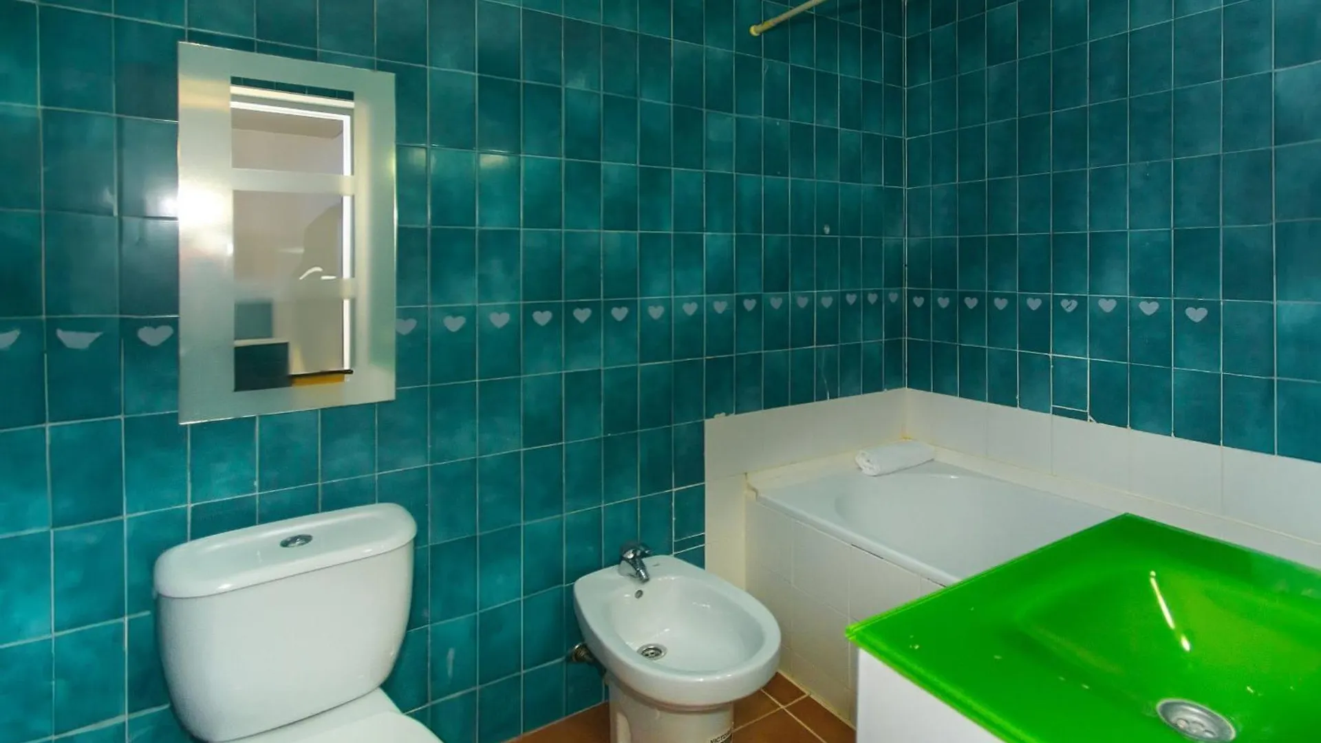 Holiday home Welcs Casa Adosada 241 Emp Con Terraza Al Canal Empuriabrava