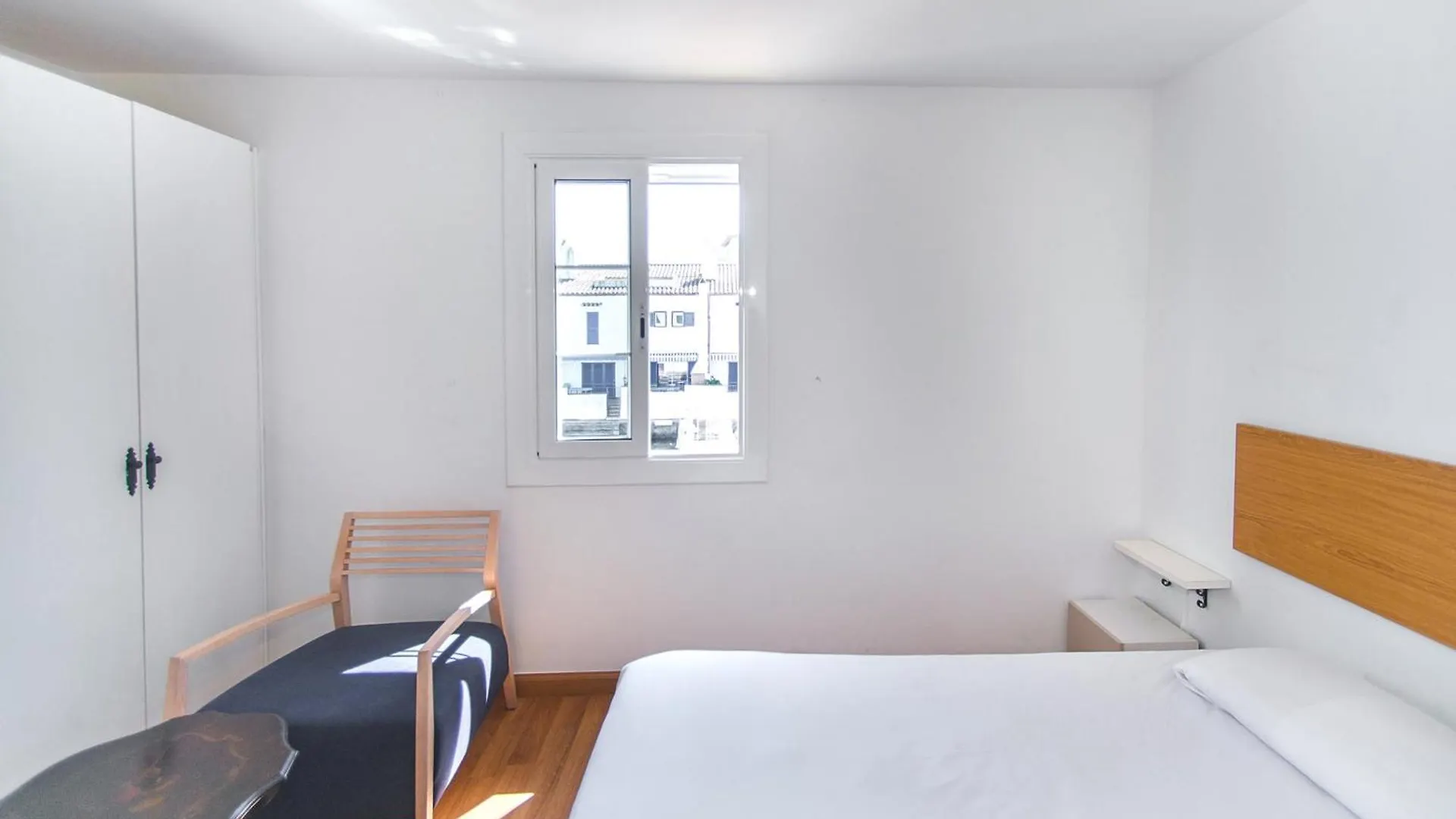 Welcs Casa Adosada 241 Emp Con Terraza Al Canal Empuriabrava Holiday home